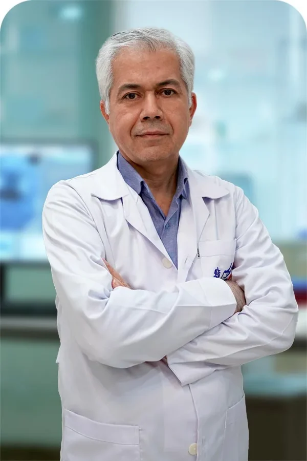 دکتر محمدرضا کرامتی، متخصص پاتولوژی و مسئول فنی آزمایشگاه پردیس حافظ و مدیر ارشد کیفیت آزمایشگاه پردیس.