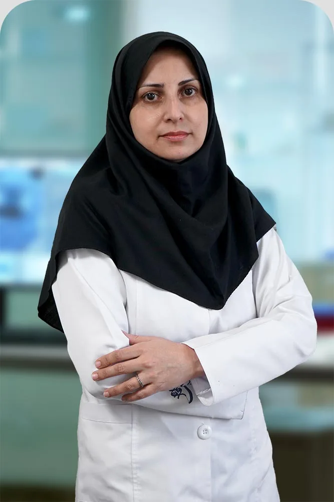 دکتر فرزانه خزیمه متخصص پاتولوژی بالینی و آناتومیکال در آزمایشگاه پردیس