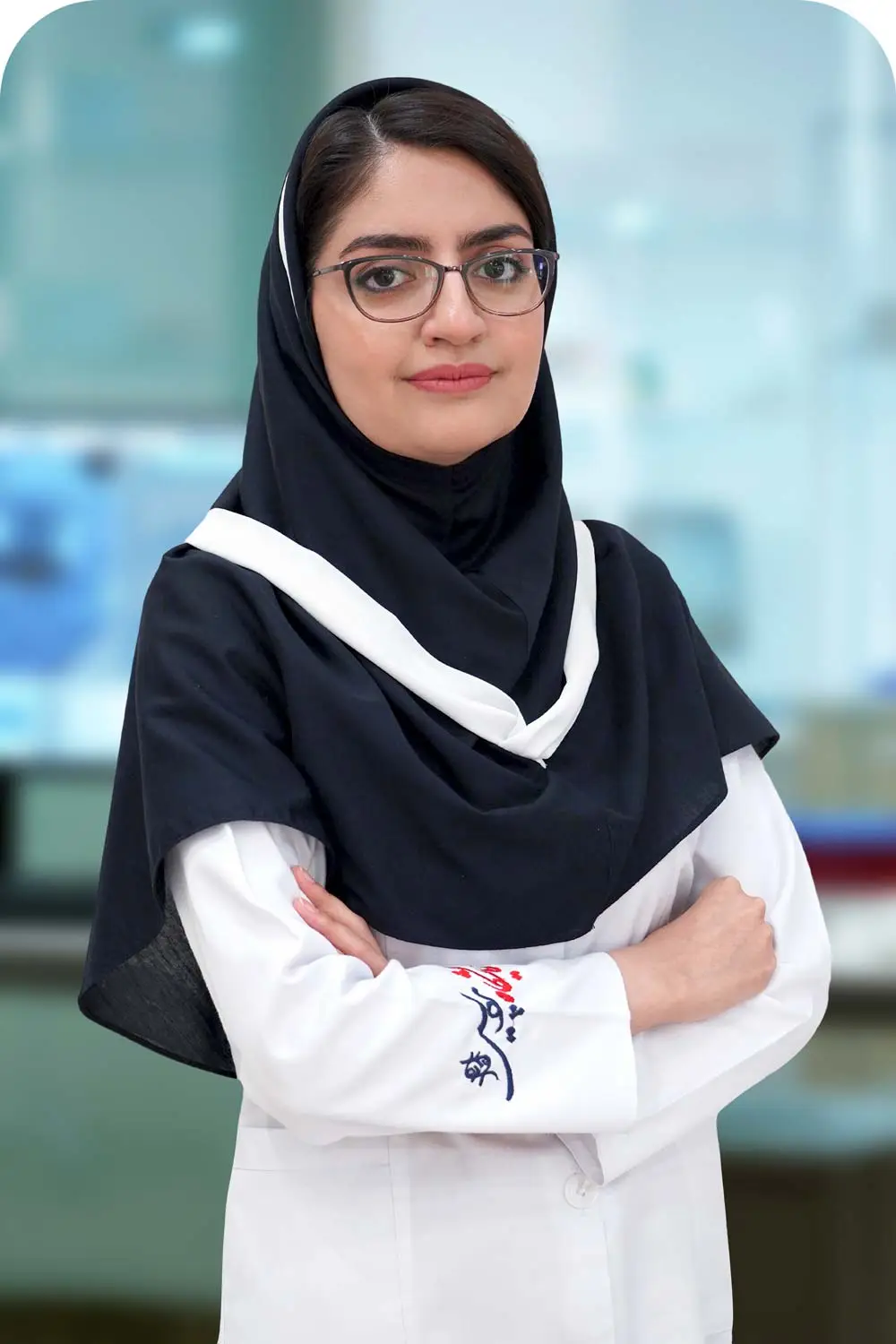 الهام رضایی مسئول بخش هورمون آزمایشگاه پردیس حافظ