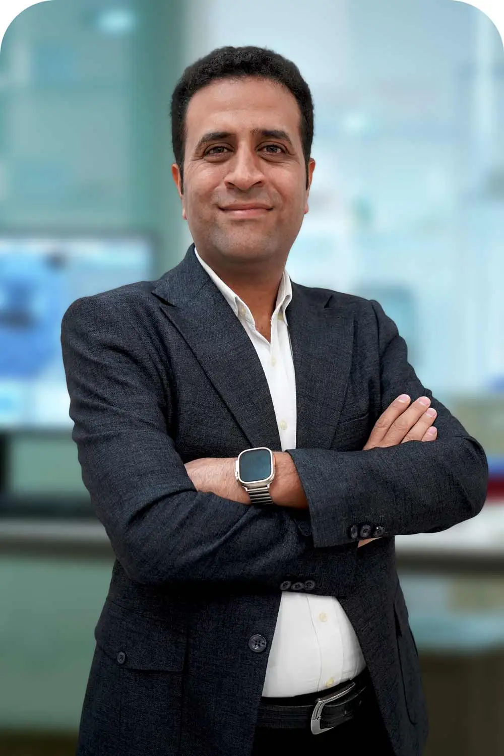 علی‌اصغر کمساری مدیر امور مالی آزمایشگاه پردیس حافظ