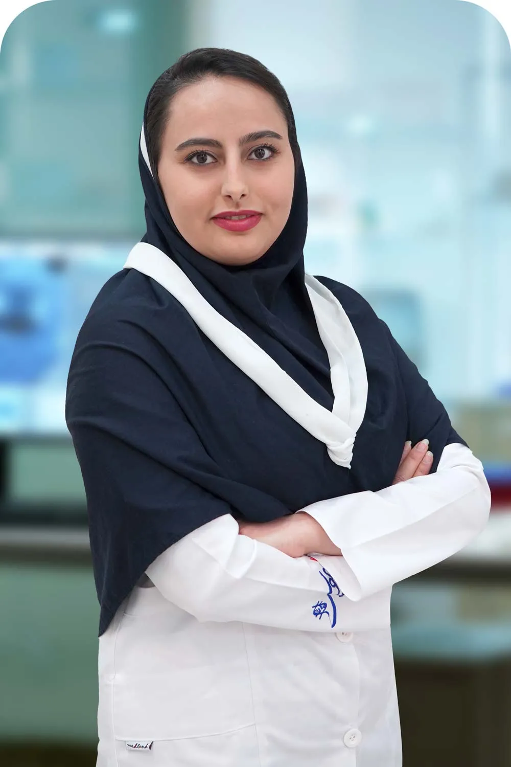 فهیمه رضائی طلب مسئول بخش میکروبیولوژی آزمایشگاه پردیس حافظ