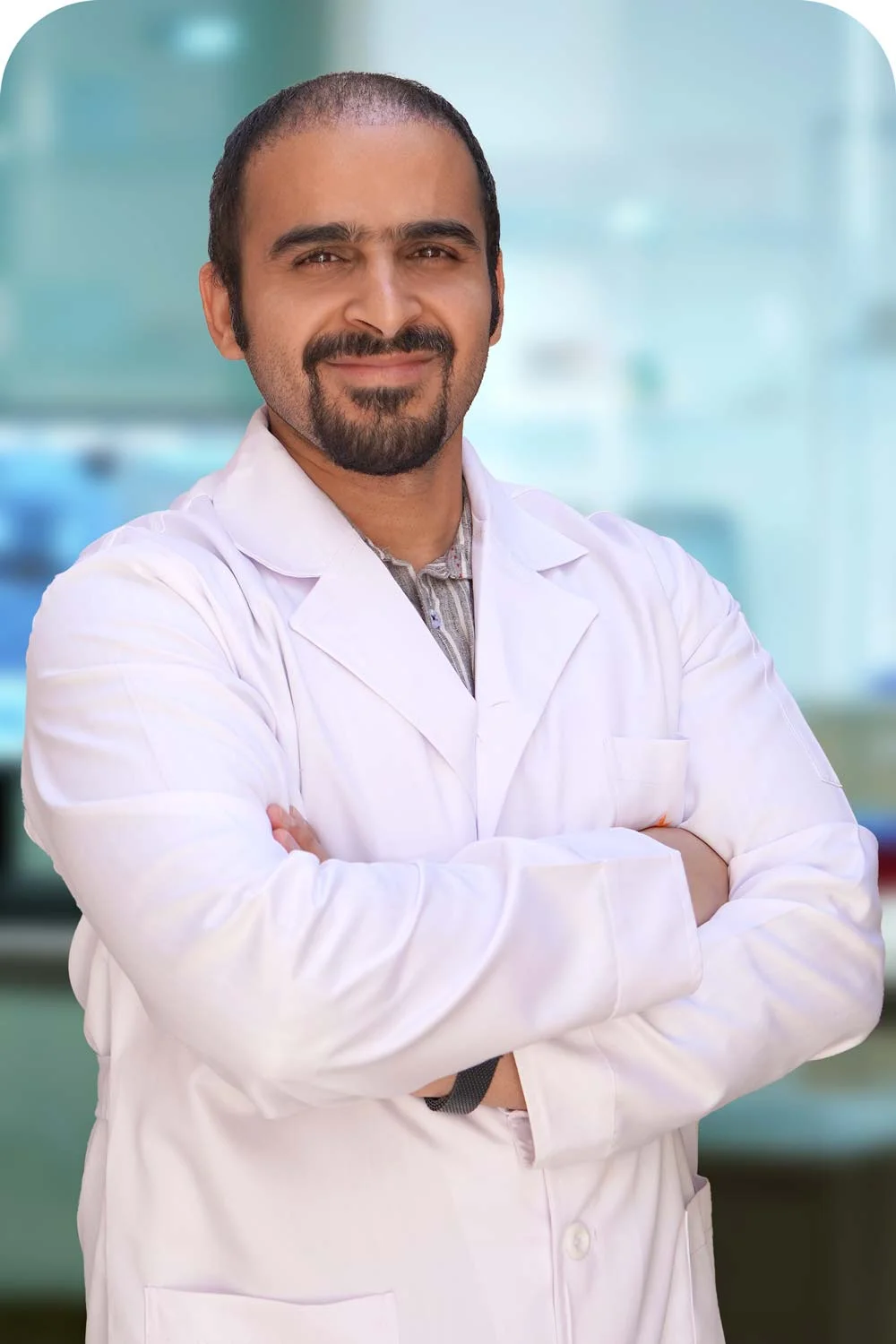 تصویر آقای مجید زینلی، مسئول بخش هماتولوژی آزمایشگاه پردیس حافظ